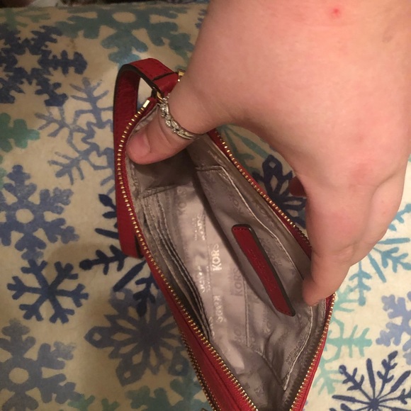 Authentic MK WRIST PURSE - Picture 2 of 4